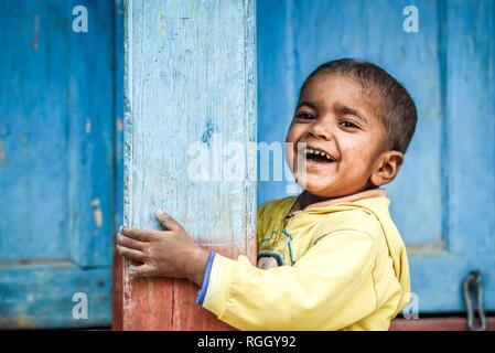 Rire, enfant garçon, Bandipur, Népal Banque D'Images