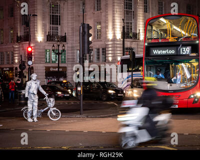 London,UK - 25 janvier 2019 : Piccadilly Circus à Londres la nuit Banque D'Images