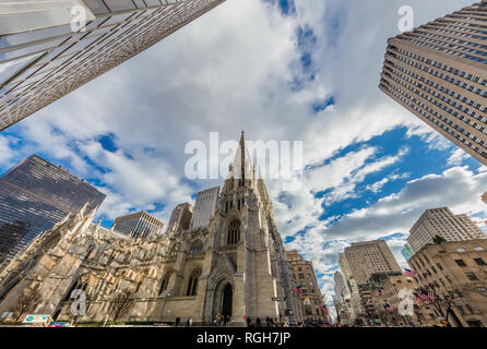 La Cathédrale St Patrick l'un des principaux l'un des principaux sites touristiques de Manhattan à New York États-Unis Banque D'Images