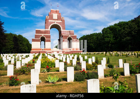 Thiepval mémorial aux disparus de la Somme en WW1 conçue par Sir Edwin Lutyens Banque D'Images