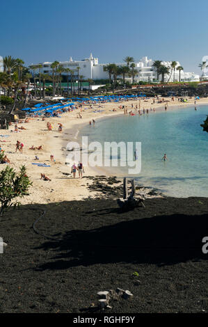 Playa Flamingo, plage de Playa Blanca, Lanzarote, îles Canaries, Espagne. Banque D'Images