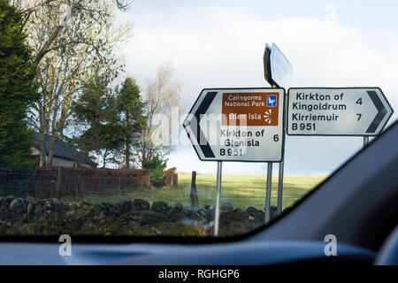 Scottish Rural panneaux pour Kirriemuir, Kirkton de Kingoldrum, Kirkton de Glenisla, Glen Isla, Lintrathen Cairngorms & Alyth. L'Écosse, Royaume-Uni Banque D'Images