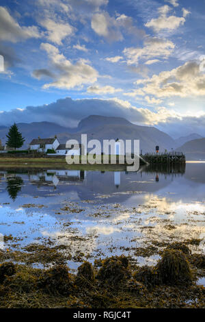 Le Ben Nevis capturées à partir de Corpach en Ecosse. Banque D'Images