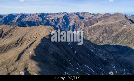Paysage de montagne à Fagaras Mountains, en Roumanie. Vue aérienne Banque D'Images
