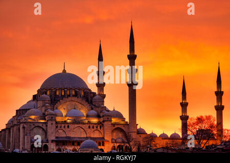 Mosquée de Suleymaniye au coucher du soleil à Fatih, Istanbul, Turquie Banque D'Images