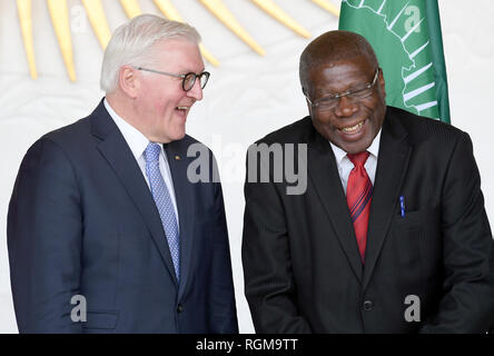 Addis Abeba, Ethiopie. 30Th Jan, 2019. Président fédéral Frank-Walter Steinmeier (l) répond à Kwesi Quartey, Vice-président de la Commission de l'Union africaine. Credit : Britta Pedersen/dpa-Zentralbild/dpa/Alamy Live News Banque D'Images