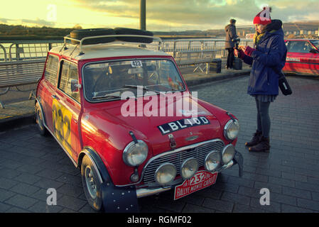 Clydebank, Glasgow, Scotland, UK,30 Janvier, 2019. Clydebank a vu le début de l'étape du rallye de Monte Carlo 2019 avec les sections locales sont autorisées à afficher les voitures close up avant le départ. 2019 UK Crédit : Gérard Ferry/Alamy Live News Banque D'Images