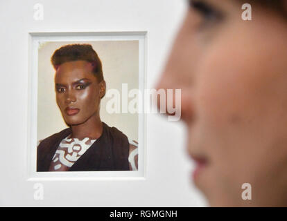 Londres, Royaume-Uni. 30Th Jan, 2019. Andy Warhol Polaroid de Grace Jones (1974) à Bastian Andy Warhol galerie photos Polaroid, l'exposition d'ouverture de la Gallery à Londres, pour l'exécution de l'espace 2 février au 13 avril 2019, une série de plus de 60 l'auto-portrait et photographies Polaroid portrait d'Andy Warhol, dont certaines sont exposées pour la première fois, montrent les artistes, les acteurs, les politiciens et les amis de son entourage d'usine d'excentrique. Credit : Nils Jorgensen/Alamy Live News Banque D'Images