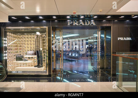 HONG KONG - circa 2016, novembre : magasin Prada à Hong Kong. Banque D'Images