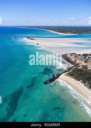 Vue aérienne de la communauté côtière de Elliot Chefs Queensland Australie Banque D'Images