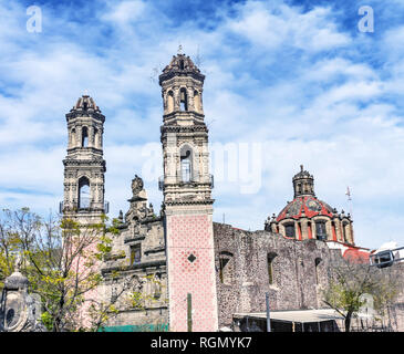 Église San Hipolito Mexico Mexique. Sur l'Avenue Reforma, créé 1521. Dédiée à saint Jude de causes perdues Banque D'Images
