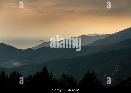 L'Italie, Ligurie, près de Finale Ligure, paysage, ambiance orageuse Banque D'Images