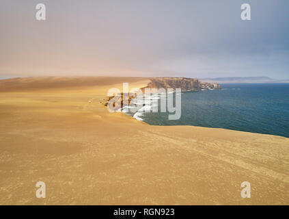 Le Pérou, Paracas, camping-à-côte en falaise Paracas National Park Banque D'Images