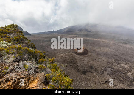 Le Parc National de la réunion, volcan bouclier, Piton de la Fournaise, Cratère Formica Leo, vue du Pas de Bellecombe Banque D'Images