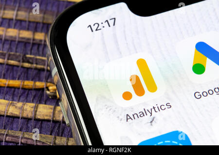 Kaliningrad, Russie, le 5 décembre 2018 : Google Analytics l'icône de l'application sur Apple iPhone écran X close-up. L'icône de Google Analytics. Google Analytic Banque D'Images