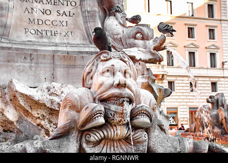 Fragment de fontaine sur la Piazza Navona à Rome, Italie Banque D'Images