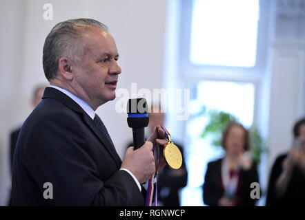 Le président slovaque Andrej Kiska dénonce le financement des universités en fonction du nombre d'élèves après avoir reçu la Grande médaille d'or de Masaryk de Brno University Banque D'Images