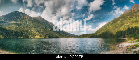 Parc National des Tatras, en Pologne. Célèbre Montagnes Lac Morskie Oko ou Œil mer lac en été 24. Beau paysage du lac des Tatras. Le réseau mondial de l'UNESCO Banque D'Images