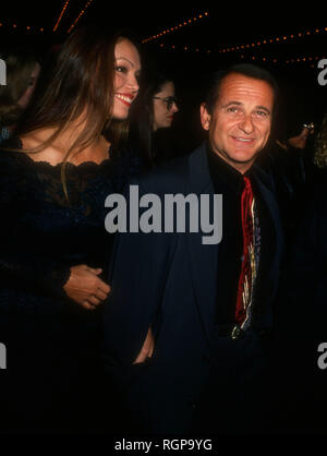 CENTURY CITY, CA - le 30 novembre : l'acteur Joe Pesci assiste à la Soirée d'ouverture de 'Sunset Boulevard' le 30 novembre 1993 à Shubert Theatre à Century City, Californie. Photo de Barry King/Alamy Stock Photo Banque D'Images