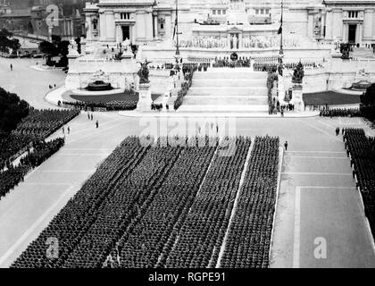 Rome, Vittoriano, parade, 1937 Banque D'Images