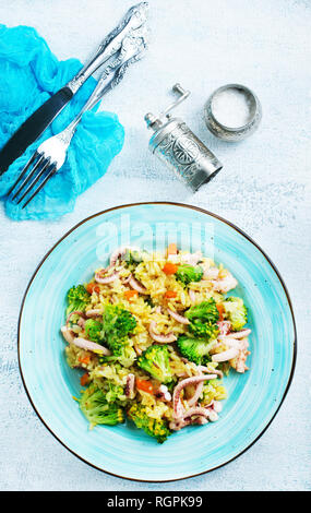 Poêlée de légumes aux fruits de mer, poêlée de brocoli avec Octopus Banque D'Images