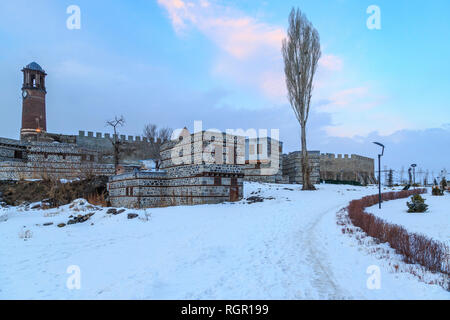 Château et parc d'Erzurum en hiver avec de la neige à Erzurum, Turquie Banque D'Images