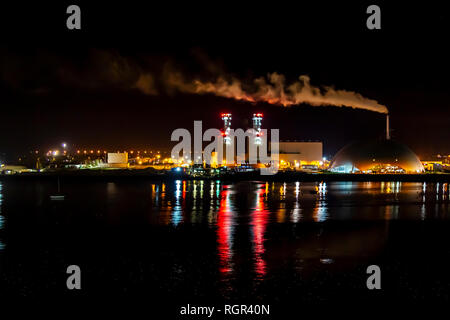 L'énergie de Marchwood Veoila-de-installation de gestion de déchets, Southampton, Hampshire. Cette plante peut brûler 165 000 tonnes de déchets ménagers sac noir par année à pro Banque D'Images