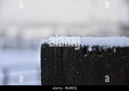 Chutes de neige à travers l'Angleterre et l'Écosse. L'hiver. Interruption de voyage. Banque D'Images