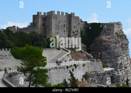 La cité médiévale du château normand dans Erice, près de Trapani, Sicile (Italie) Banque D'Images