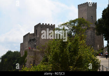 La cité médiévale du château normand dans Erice, près de Trapani, Sicile (Italie) Banque D'Images