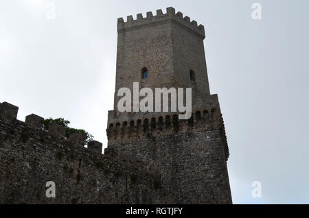 La cité médiévale du château normand dans Erice, près de Trapani, Sicile (Italie) Banque D'Images