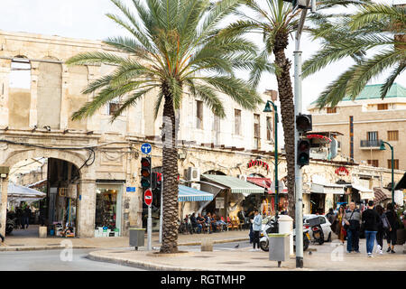 Dites-Aviv, Israel - le 23 décembre 2018 : rue pittoresque vue animée de la vieille ville de Jaffa centre à Tel Aviv, Israël. Banque D'Images