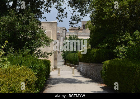 Les rues pavées de la vieille ville d'Erice, près de Trapani, Sicile (Italie) Banque D'Images