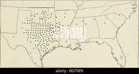 . Bulletin. 1901-13. L'agriculture ; l'Agriculture. Les descriptions des variétés. 99 Rowden. Big-Boll Stormproof Groupe. (Également connu sous le nom de African Queen.) Distribution : Voir carte, figure 49. Bulletins de l'Alabama 138, 140. Une variété standard qui est devenu, peut-être, les plus populaires de coton cultivé au Texas. Il a été develcjped bohême de coton par les Frères Rowden, Wills Point, Van Zandt County, au Texas la semence a été obtenue par H. H. Carmack, de testaments Point, à l'automne de 1897 lorsque vous voyagez à travers le fond de la fourche de soufre abcjut 50 miles au nord de 'un Zandt Comté. M. Carmack déclare qu'il fo Banque D'Images