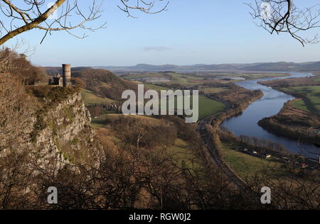 Sur la colline de Kinnoull folie et rivière Tay Perthshire en Écosse Janvier 2019 Banque D'Images