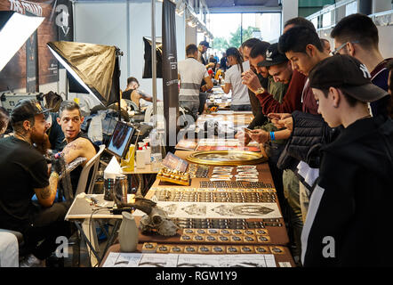 CIRCA 2018 ALICANTE JUSTE TATOUAGE tattoo exibition avec quelque artiste et merchandising Banque D'Images