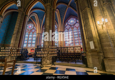 France, 7 mai : Intérieur de la célèbre Cathédrale Notre-Dame de Paris le 7 mai 2018 à Paris, France Banque D'Images