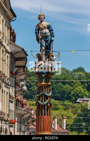 L'Gerechtigkeitsbrunnen, Fontaine de la Justice dans la vieille ville de Berne, Suisse Banque D'Images