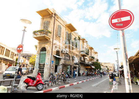 Tel Aviv, la vieille ville de Jaffa, Israël - 23 décembre 2018 : un joli petit coin, vieux bâtiment dans célèbre marché aux puces de la vieille ville de Jaffa, Tel Aviv, Israël Banque D'Images