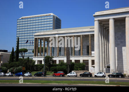 Museo Nazionale Preistorico Etnografico, Piazza Guglielmo Marconi, Esposizione Universale di Roma, Weltausstellung Rom, EUR, Italien Banque D'Images