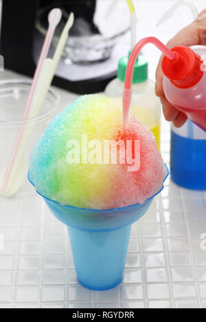 Arc-en-ciel maison dessert glace pilée, Hawaiian Banque D'Images