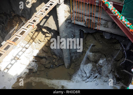 Mumbai, Maharashtra, Inde : le 31 janvier 2019 : Aujourd'hui autour de 12 heures, les deux tunneliers terminé environ 2,5 km. s'étendent de Mahim Parc Shivaji à Dadar pour le projet de train de métro Metro-3' de 'Colaba-Bandra- Seepz" projet en cours. Banque D'Images