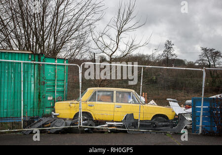 Carrigaline, Cork, Irlande. 31 janvier, 2019. Une ancienne voiture Lada 1300 d'être démantelé dans un parc à ferrailles à Carrigaline Co., Cork, Irlande. Banque D'Images