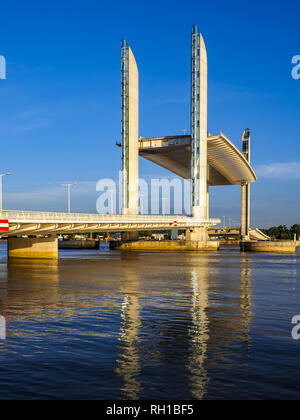 Pont Jacques Chaban-Delmas, pont, Garonne, Bordeaux, Gironde, France, Europe Banque D'Images