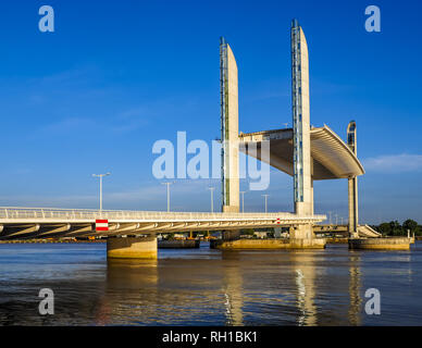 Pont Jacques Chaban-Delmas, pont, Garonne, Bordeaux, Gironde, France, Europe Banque D'Images