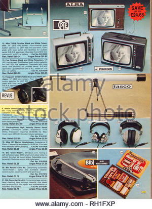 Vintage noir et blanc portable, télévision articles Catalogue Argos à partir de 1976 Banque D'Images