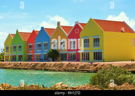 Kralendijk, Bonaire, Caraïbes - 22 Février 2018 : La Cour Village nouvellement construit complexe d'hébergement touristique. Banque D'Images