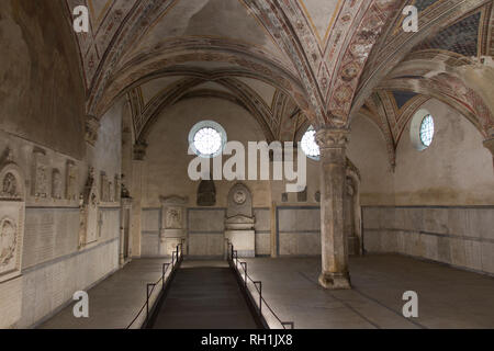 Italie, Florence - 02 Avril 2017 : le point de vue du cloître des morts ou cimetière souterrain de l'église Santa Maria Novella sur 02 avril 2017, la Toscane. Banque D'Images