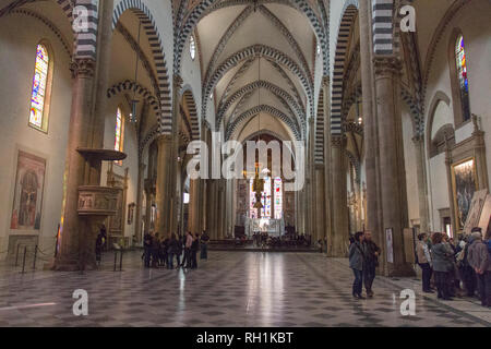 Italie, Florence - 02 Avril 2017 : la vue de l'intérieur de l'église Santa Maria Novella sur 02 avril 2017, Toscane, Italie. Banque D'Images