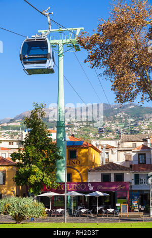 Madère Funchal voiture câble reliant la vieille ville zona velha à Funchal et Monte jusqu'à la montagne Fuchal zona velha Madère Portugal Europe de l'UE Banque D'Images